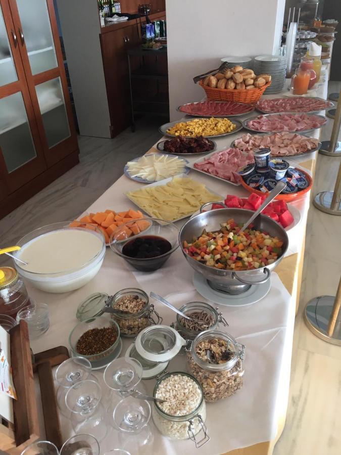 Hotel Royal 길라노바리도 외부 사진